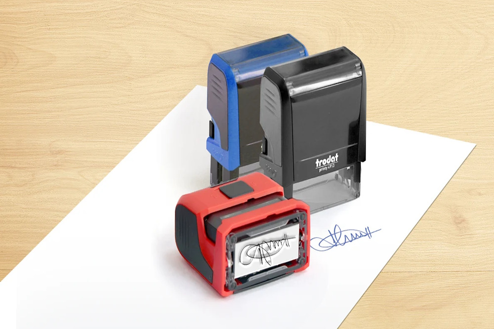 Manufacturer, Exporter, Importer, Supplier, Wholesaler, Retailer, Trader of Company Signature Stamp in Amritsar, Panjab, India.